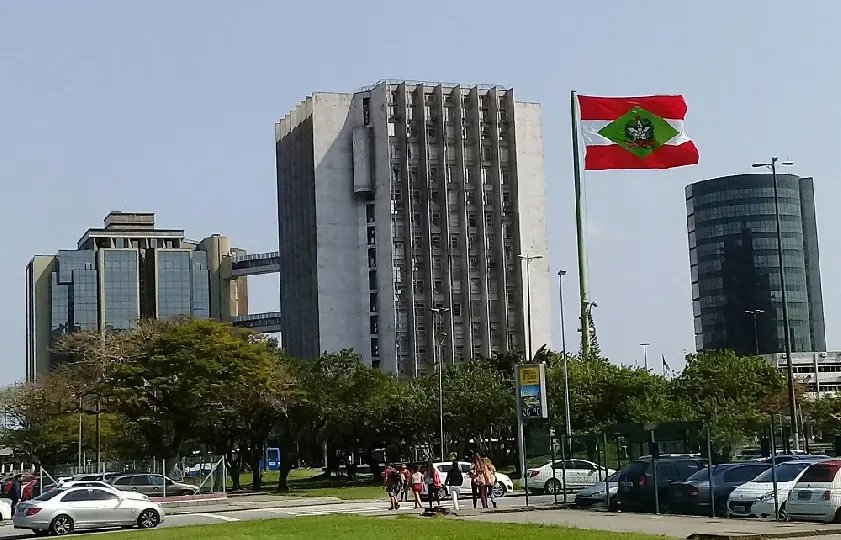 Falso m&eacute;dico que seduziu professora por vantagens financeiras &eacute; condenado pelo TJ
