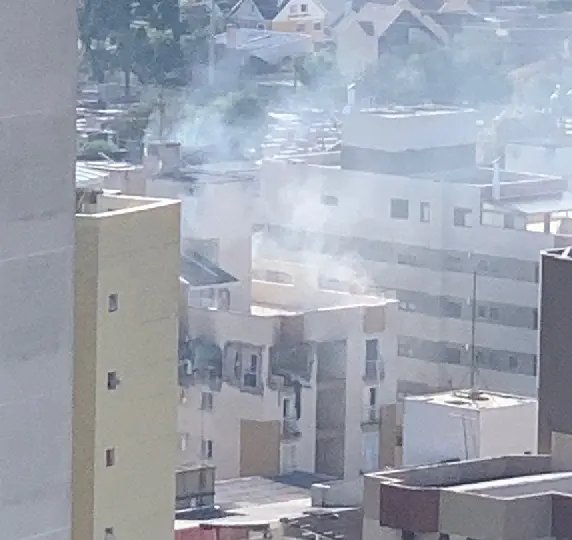 Apartamento explode em Curitiba, uma crian&ccedil;a de 11 anos chegou a ser arremessada