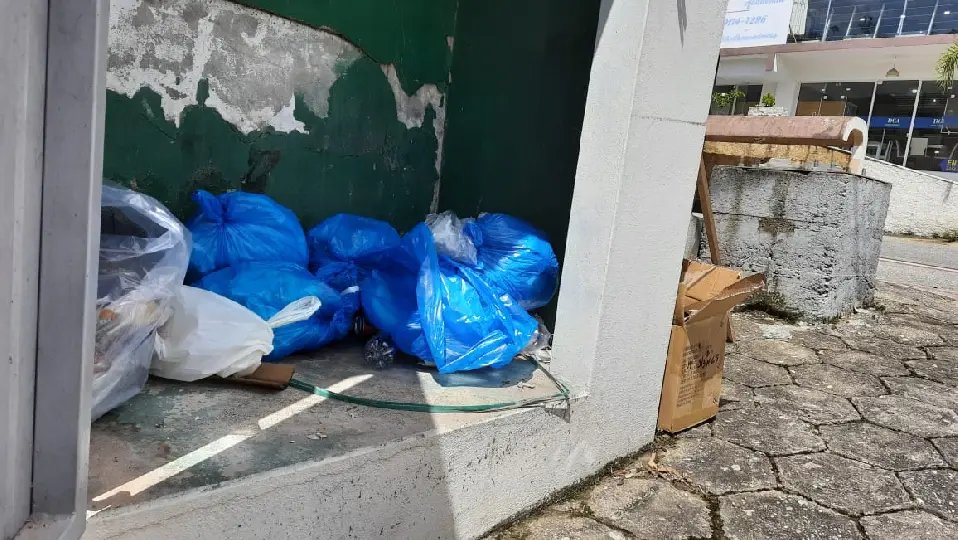 Empresa emite nota sobre o n&atilde;o recolhimento de lixo, em Brusque 