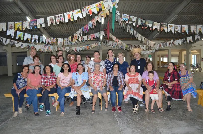 Grupo antitabagismo faz confraterniza&ccedil;&atilde;o e orienta&ccedil;&atilde;o de usu&aacute;rios  