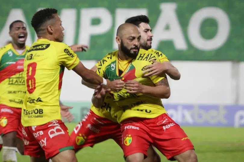 Rodolfo marca, e Brusque volta a vencer no Brasileir&atilde;o