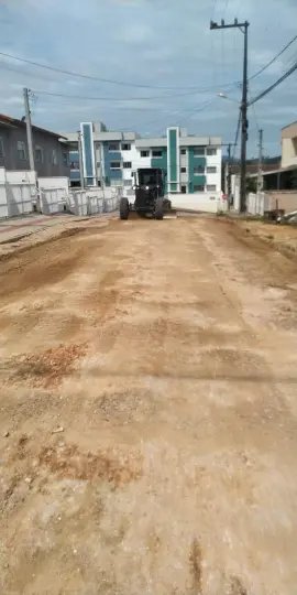 Patrola da Secretaria de Obras realiza manuten&ccedil;&atilde;o no Rio Branco