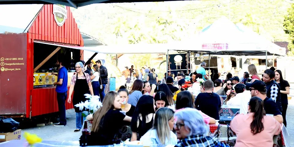 Guabiruba lan&ccedil;a programa&ccedil;&atilde;o do 3&ordm; Festival de Food Truck