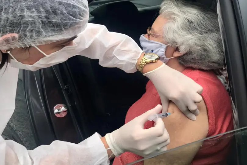 Guabiruba inicia vacina&ccedil;&atilde;o para idosos com mais de 80 anos