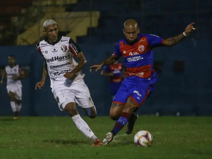 Partida entre Joinville e Marc&iacute;lio Dias &eacute; adiada ap&oacute;s surto de covid-19 no JEC