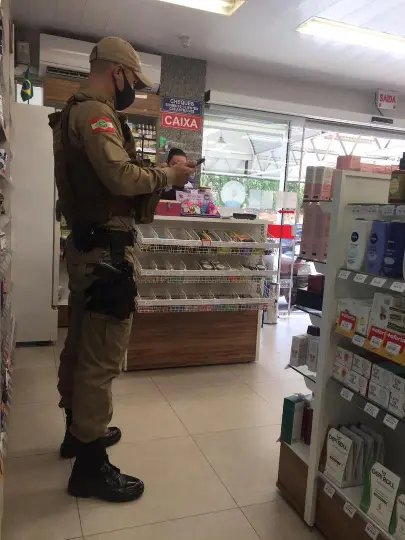 Com&eacute;rcios s&atilde;o fechados e &oacute;tica &eacute; interditada ap&oacute;s descumprirem decreto estadual