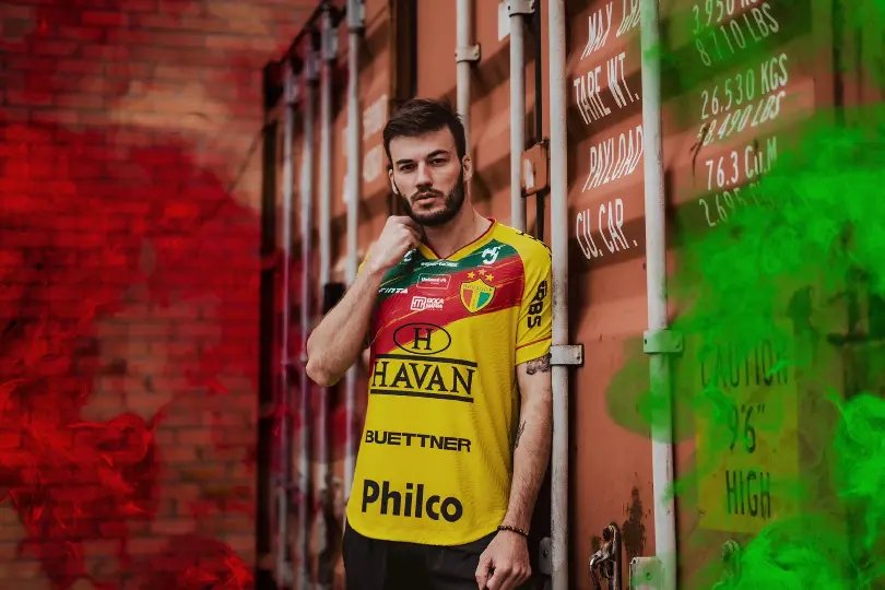 Brusque FC apresenta a camisa n&uacute;mero dois para a temporada