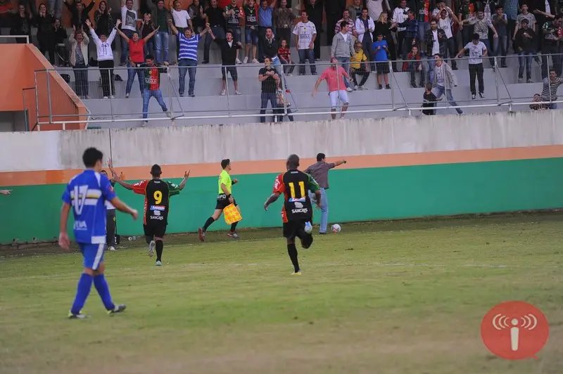 Brusque estreia com vitória apertada