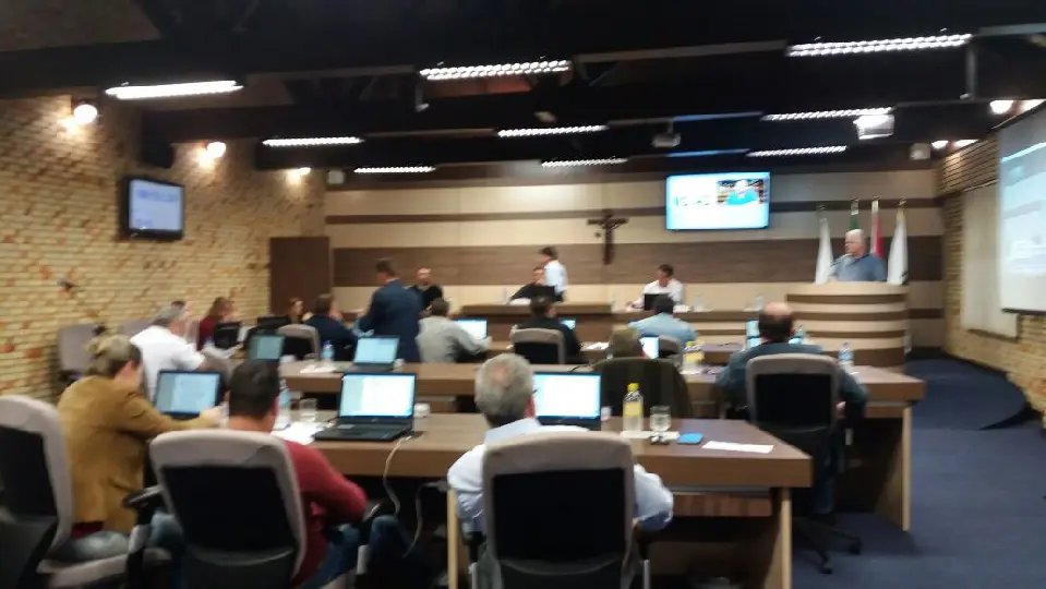 Documento cobra mais profissionais e estrutura do IML para Brusque