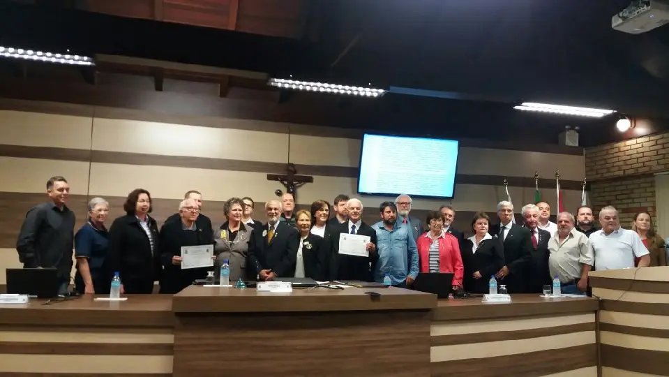 Lions Clube de Brusque recebe homenagem na Câmara