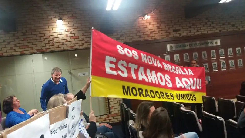 Moradores do Nova Brasilia protestam novamente na Câmara
