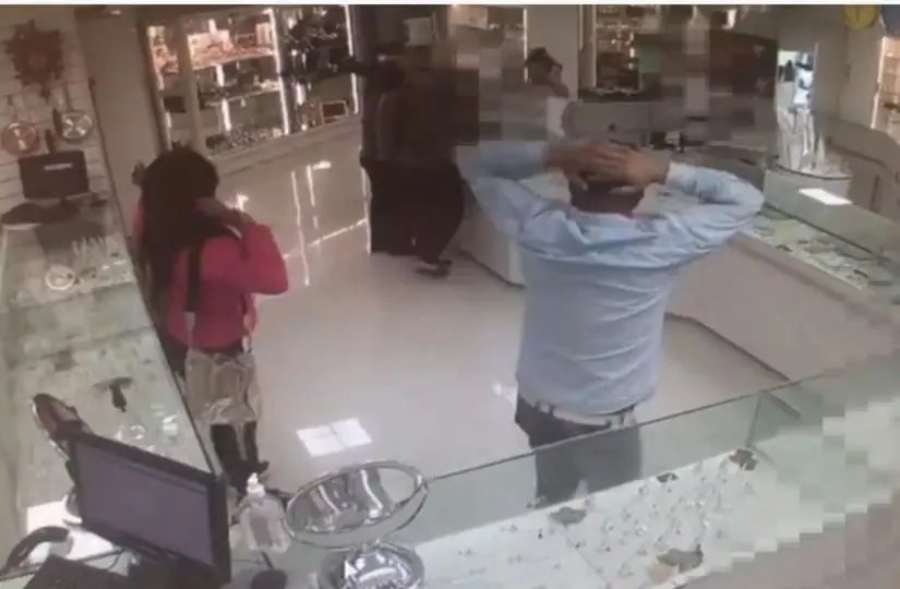 Quatro s&atilde;o condenados a regime fechado por roubo a joalheria de Brusque