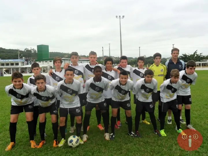 Dupla do Santos Dumont disputa torneio na Europa