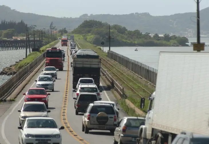 Desvio na BR 101 em Laguna