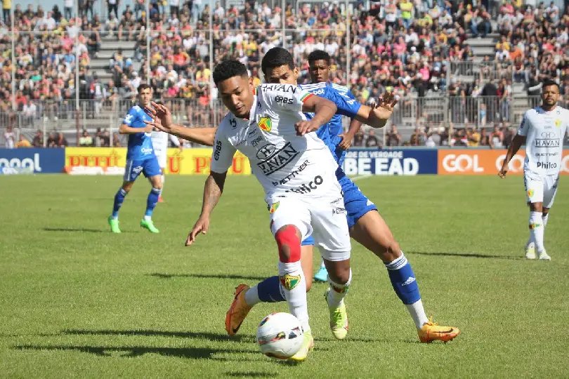 Brusque domina a partida, mas acaba empatando com Cruzeiro 