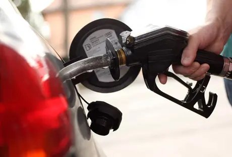 Motorista é conduzido para a DP após fugir de posto de gasolina sem pagar