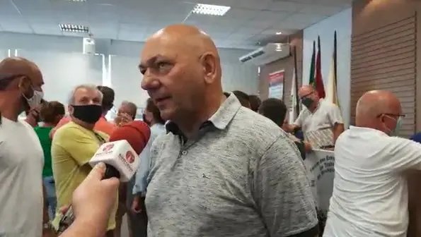 Luciano Hang comemora compra de im&oacute;vel da Schlosser: "Vamos deix&aacute;-lo com a cara de Brusque"