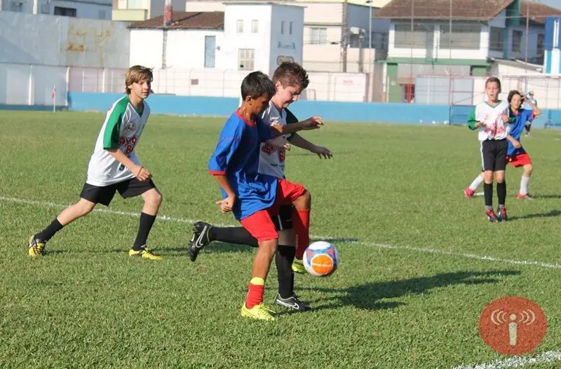 Moleque Bom de Bola inicia com 20 equipes