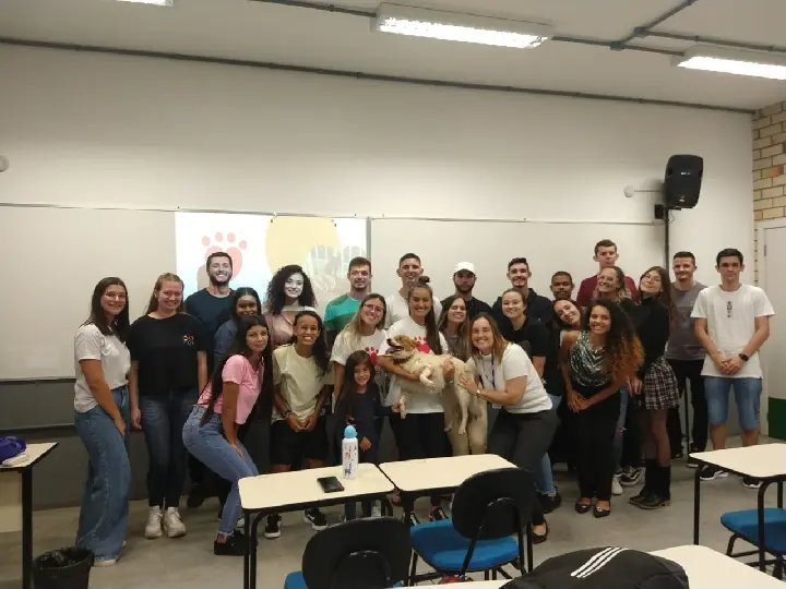 Engenharia Qu&iacute;mica Unifebe produz ra&ccedil;&atilde;o para c&atilde;es e gatos e doa para a Acapra Brusque