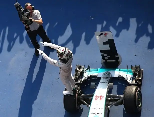 ​Hamilton vence pela quarta vez na China