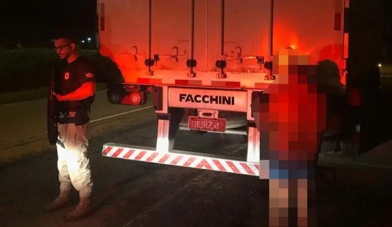 Caminhoneiro &eacute; encontrado algemado e seminu ap&oacute;s assalto na BR 101