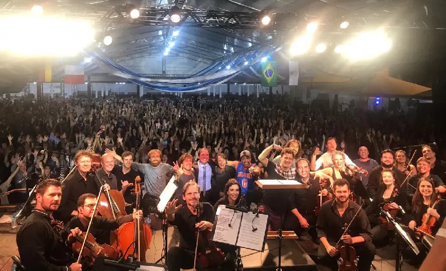 Mais de 5 mil pessoas prestigiam Camerata Florian&oacute;polis &amp; Dazaranha