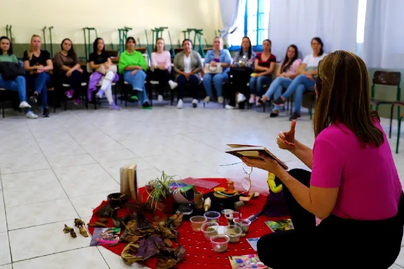 Cerca de 200 professores de Guabiruba participam de capacita&ccedil;&atilde;o
