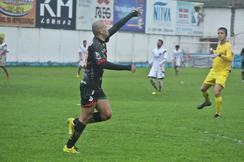 Brusque vence a primeira na Série D em jogo com final emocionante