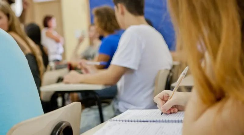 Toda turma ser&aacute; testada caso aluno teste positivo para covid-19 em Blumenau