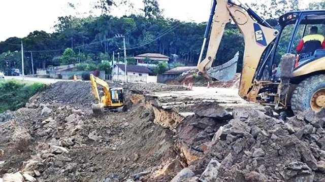Recuperação do trecho da SC-401 deve ser concluído em 60 dias
