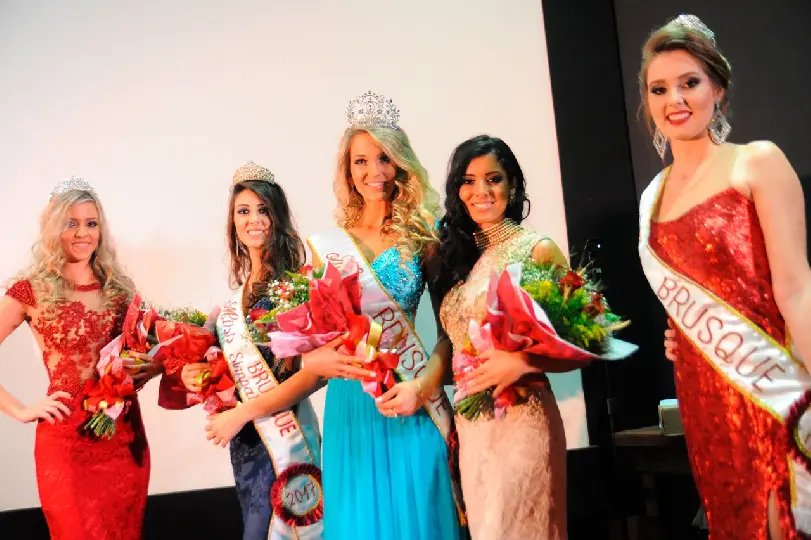 Milena Harle é a Miss Brusque 2017