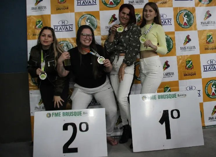 M&atilde;e e filha garantem o ouro para o Centro no truco feminino