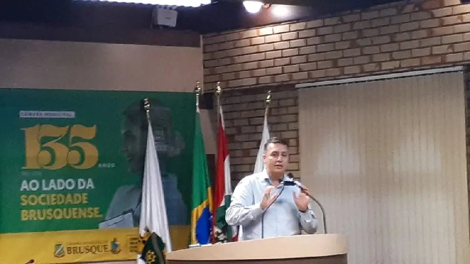Vereador manifesta seu apoio na retirada de &aacute;rvores com risco de queda na rodovi&aacute;ria
