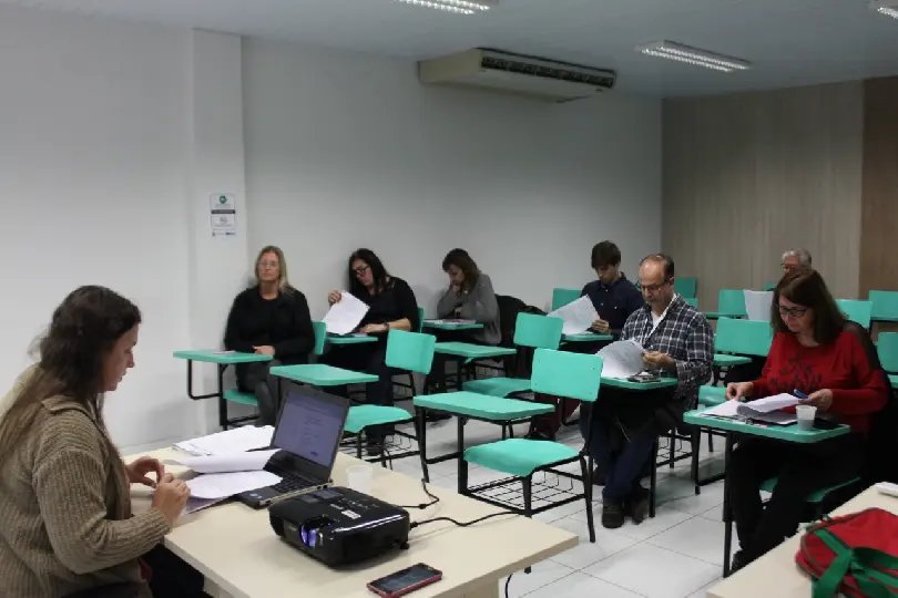Servidores municipais participam de capacita&ccedil;&atilde;o na &aacute;rea de compras e licita&ccedil;&otilde;es