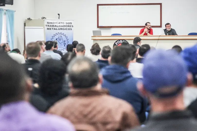 Metalúrgicos rejeitam parte da contraproposta patronal