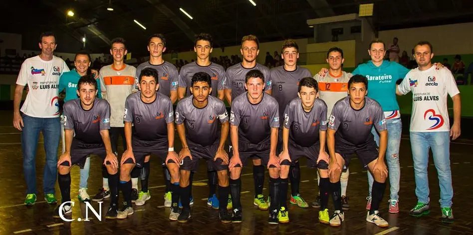 Garotos estreiam com boa vitória