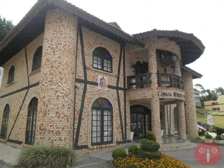 Sessão da Câmara é adiada para quarta-feira