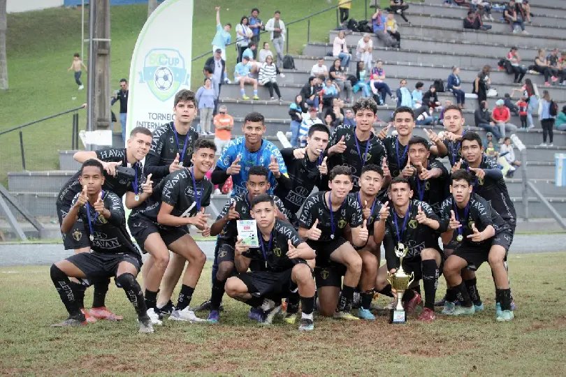 Base do Brusque/Santos Dumont comemora t&iacute;tulos na SC CUP
