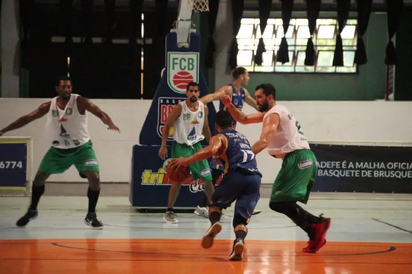 Brusque Basquete joga por classifica&ccedil;&atilde;o ao final four do Brasileiro