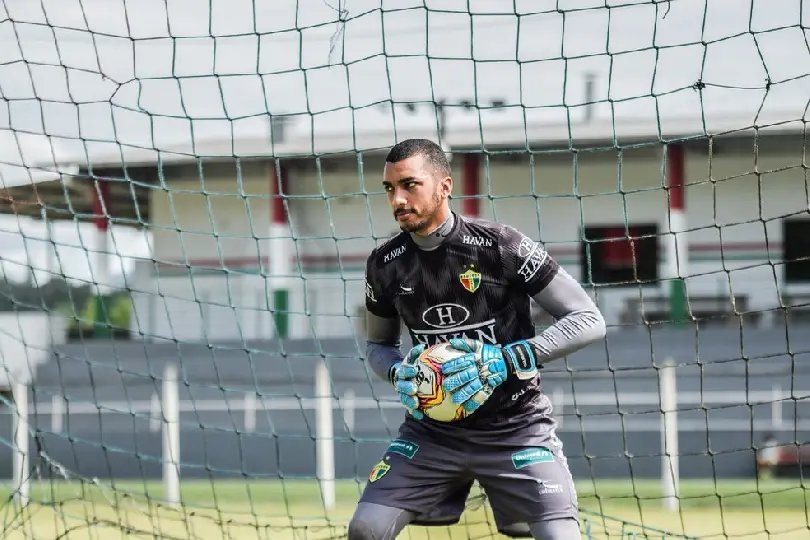 Brusque anuncia contrata&ccedil;&atilde;o de Dalberson; goleiro e Alex Ruan j&aacute; est&atilde;o no BID