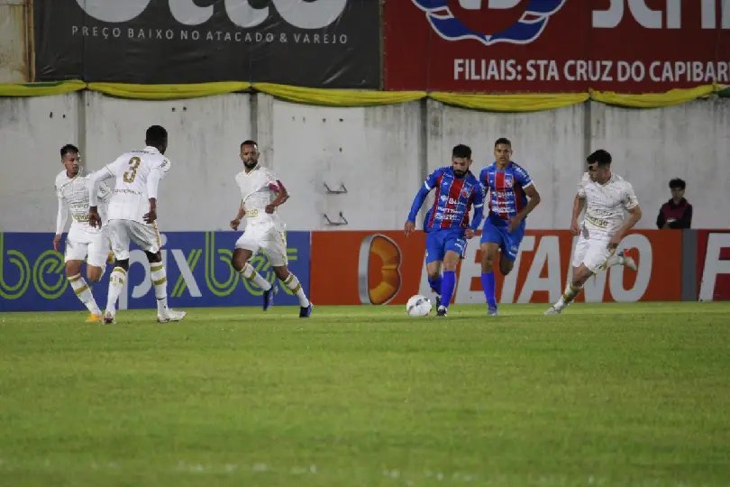 Renaux pressiona, mas fica no empate contra o Crici&uacute;ma