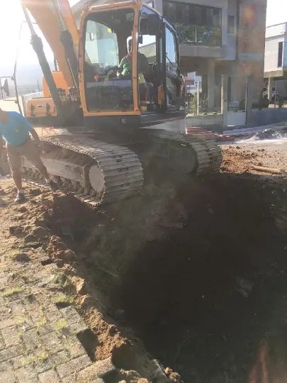Confira as atividades da patrola e limpeza de valas da secretaria de obras