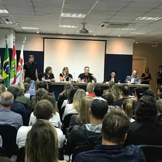Comiss&atilde;o define cinco propostas que ser&atilde;o apresentadas a dire&ccedil;&atilde;o da escola