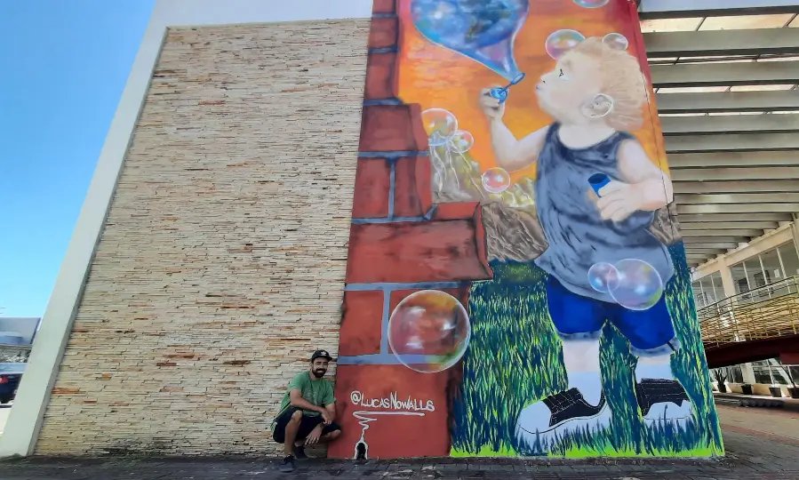 (V&Iacute;DEO) Sopro de vida: mural retrata a realidade da pandemia e a esperan&ccedil;a de dias melhores