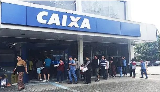 Vereadores vão pedir explicações à agência da Caixa de Brusque
