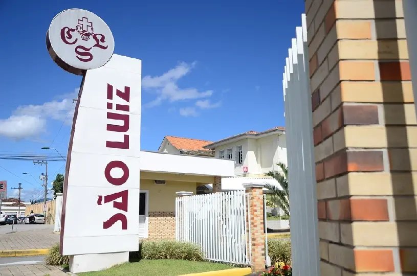 Pais e alunos fazem manisfesto contra diretor