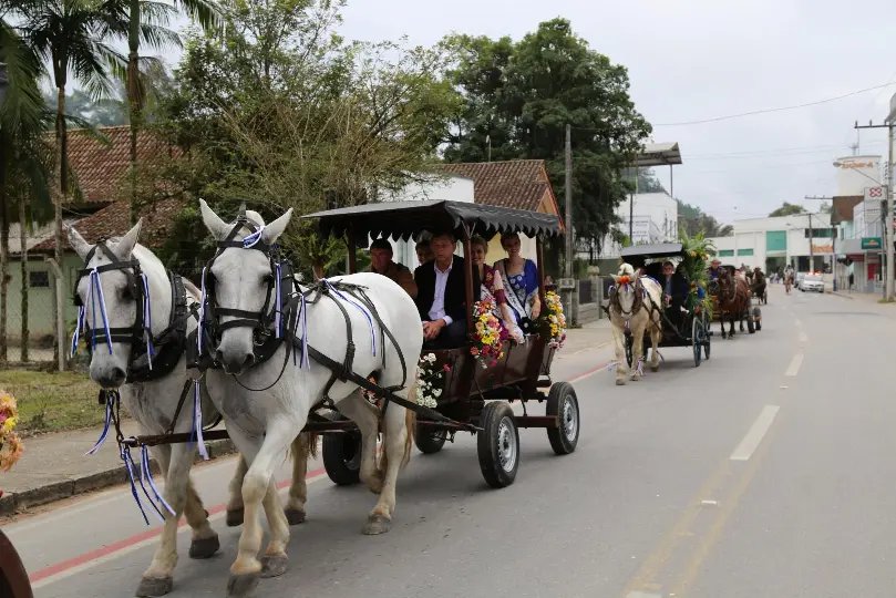 Agricultura de Guabiruba abre inscri&ccedil;&otilde;es para desfile aleg&oacute;rico
