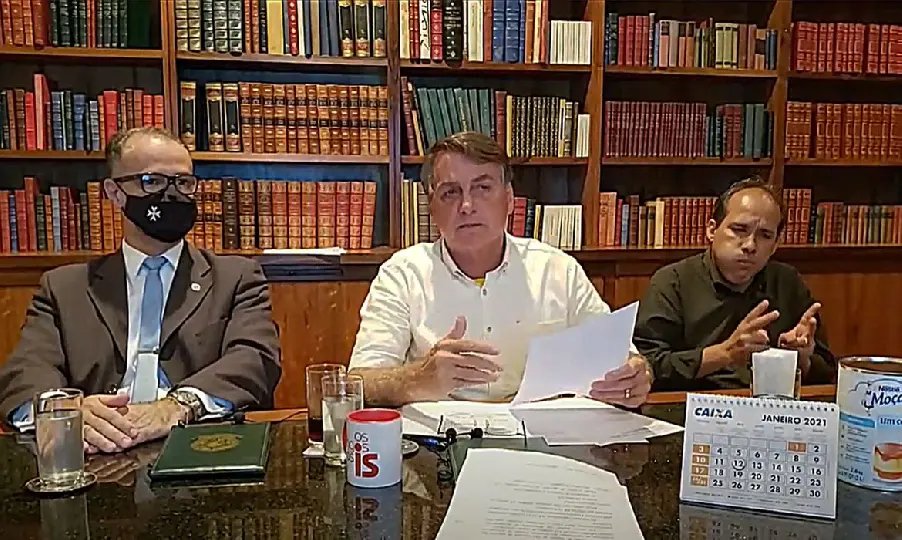 Bolsonaro convoca reuni&atilde;o para discutir pre&ccedil;o dos combust&iacute;veis