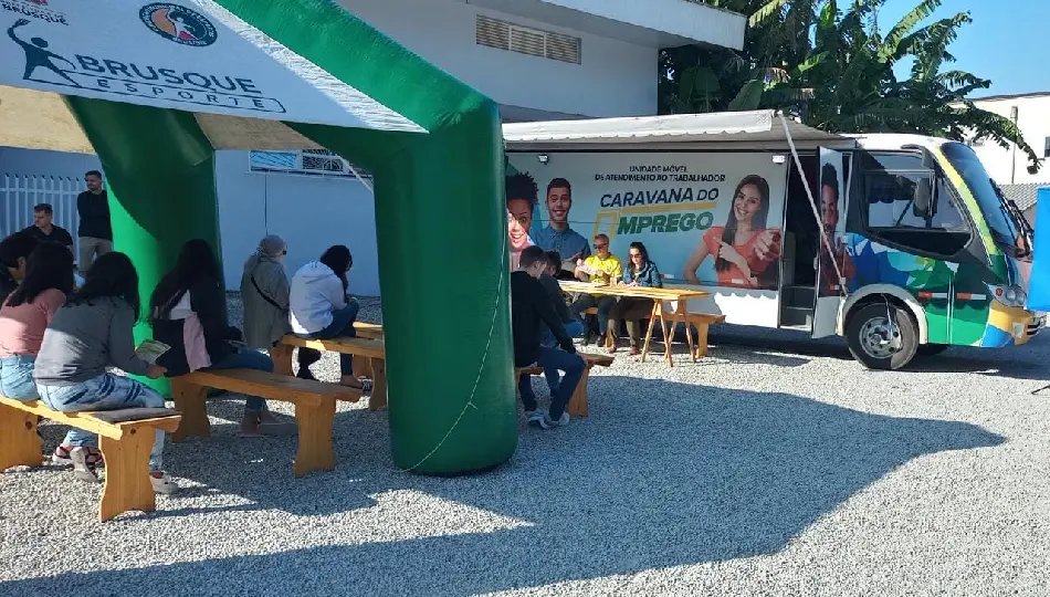 Caravana do Emprego oferece vagas e qualifica&ccedil;&atilde;o profissional no Dom Joaquim