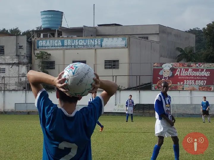 Moleque Bom de Bola movimenta escolas